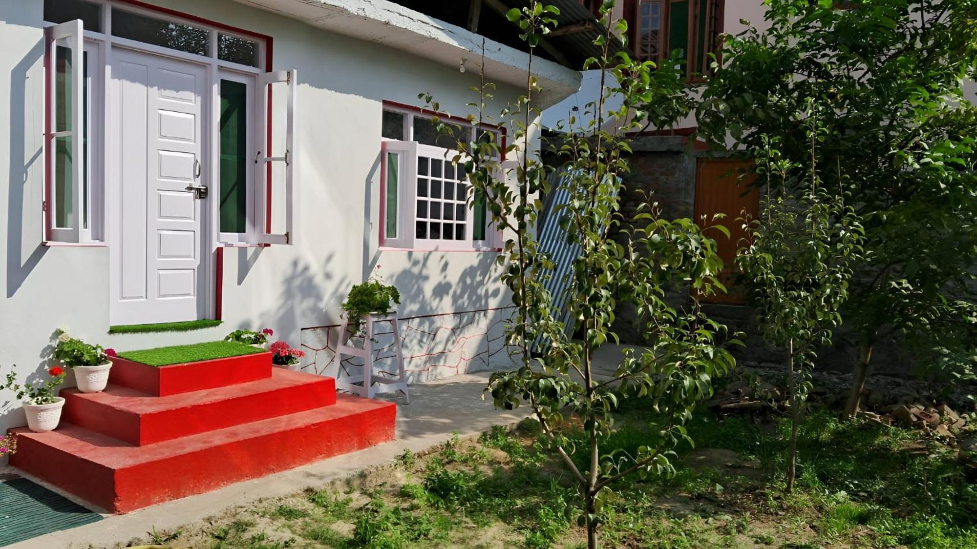 Rooh Homestay Srinagar (Jammu and Kashmir)